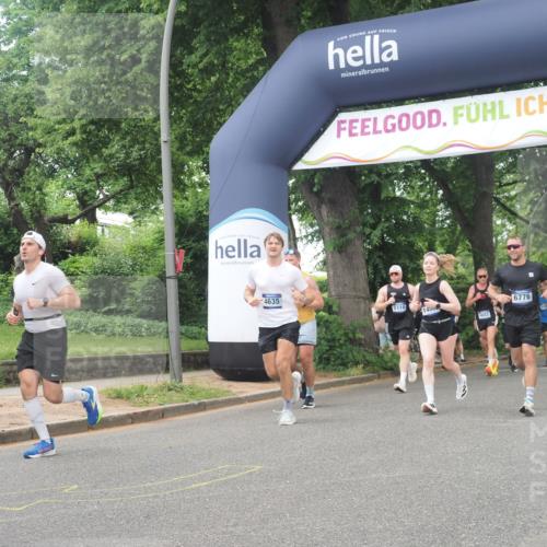 29.06.2025 - hella hamburg halbmarathon KatJ http://msf.ph/oto/8267403 29.06.2025 10:39:21 Zwischen KM18-KM19 1098, 6776, 7409, 8139 meine-sportfotos.de
