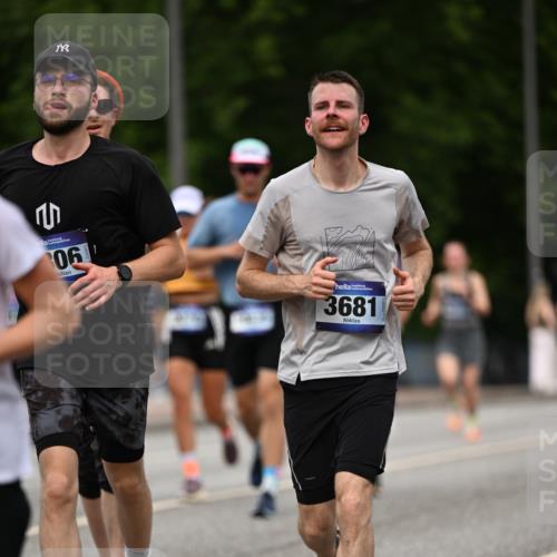 29.06.2025 - hella hamburg halbmarathon Dr. Thomas Lammeyer http://msf.ph/oto/8267418 29.06.2025 10:35:42 Kennedybrücke 1235, 1844, 2672, 2831, 2832, 3396, 3424, 3571, 3681, 4877, 4953, 5165, 5350, 5846, 5965, 6160, 6344, 6573, 6640, 7120, 8304, 8806, 9078, 9104, 9183, 9478, 9882, 9883, 10148, 10240, 10421, 10435, 10653, 11178 meine-sportfotos.de