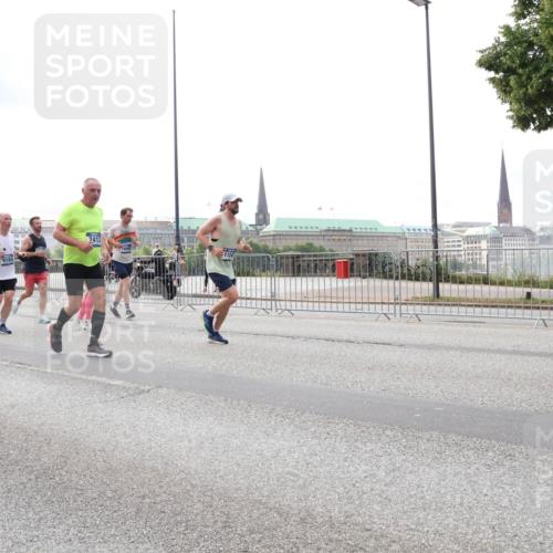 29.06.2025 - hella hamburg halbmarathon Lena Gebhardt http://msf.ph/oto/8267428 29.06.2025 10:34:46 Lombardsbrücke 1025, 1672, 2023, 2355, 2412, 2510, 2511, 2801, 3130, 3420, 4540, 4824, 4826, 4884, 5453, 5609, 6034, 6105, 6171, 6310, 6329, 6335, 6379, 6397, 6571, 6574, 6843, 7020, 7299, 7386, 7644, 7733, 8369, 8705, 8793, 8965, 9122, 9164, 9248, 9379, 9448, 9514, 10335, 10358, 10464, 10564, 10606, 10674, 11122, 11245, 11646, 11872, 12019, 12164, 12236, 12382, 12764, 13957, 15477, 16238, 16311, 16390, 16682, 16919, 17230, 18158, 18941 meine-sportfotos.de