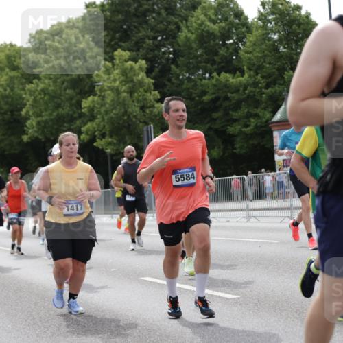 29.06.2025 - hella hamburg halbmarathon Jannik Wohlers http://msf.ph/oto/8267437 29.06.2025 10:33:35 Lombardsbrücke 1417, 1705, 1787, 2265, 2482, 2496, 2526, 2933, 3264, 3340, 3345, 3829, 3848, 4479, 4807, 4942, 5561, 5566, 5584, 5691, 6364, 6515, 6516, 6956, 7027, 7565, 8202, 8277, 8375, 8377, 8383, 8401, 9094, 9875, 9995, 10007, 10071, 10800, 11092, 11111, 11237, 11432, 11642, 11668, 12330, 12562, 13401, 13485, 13535, 13741, 13934, 14032, 14058, 14873, 14919, 15792, 15845, 16115, 16578, 17440, 17953, 19145, 19164 meine-sportfotos.de