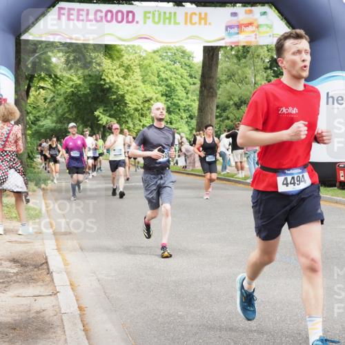29.06.2025 - hella hamburg halbmarathon MichiJ http://msf.ph/oto/8267452 29.06.2025 10:54:55 Zwischen KM18-KM19 2852, 4494, 6089, 6181, 8279, 9527, 10791, 11720, 15150, 16186 meine-sportfotos.de