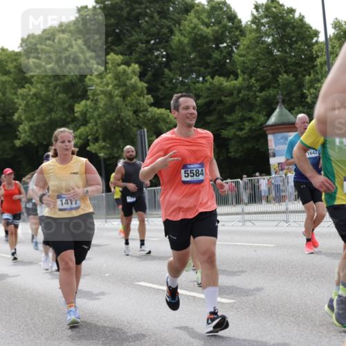 29.06.2025 - hella hamburg halbmarathon Jannik Wohlers http://msf.ph/oto/8267474 29.06.2025 10:33:35 Lombardsbrücke 1417, 1705, 1787, 2265, 2482, 2496, 2526, 2933, 3264, 3340, 3345, 3829, 3848, 4479, 4807, 4942, 5561, 5566, 5584, 5691, 6364, 6515, 6516, 6956, 7027, 7565, 8202, 8277, 8375, 8377, 8383, 8401, 9094, 9875, 9995, 10007, 10071, 10800, 11092, 11111, 11237, 11432, 11642, 11668, 12330, 12562, 13401, 13485, 13535, 13741, 13934, 14032, 14058, 14873, 14919, 15792, 15845, 16115, 16578, 17440, 17953, 19145, 19164 meine-sportfotos.de