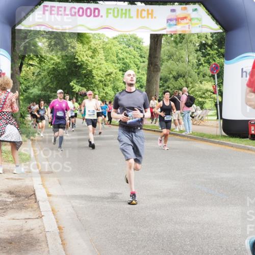 29.06.2025 - hella hamburg halbmarathon MichiJ http://msf.ph/oto/8267476 29.06.2025 10:54:56 Zwischen KM18-KM19 2852, 4494, 6089, 6181, 9527, 10791, 15150, 16186 meine-sportfotos.de