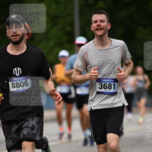 29.06.2025 - hella hamburg halbmarathon Dr. Thomas Lammeyer http://msf.ph/oto/8267499 29.06.2025 10:35:42 Kennedybrücke 1235, 1844, 2672, 2831, 2832, 3396, 3424, 3571, 3681, 4877, 4953, 5165, 5350, 5846, 5965, 6160, 6344, 6573, 6640, 7120, 8304, 8806, 9078, 9104, 9183, 9478, 9882, 9883, 10148, 10240, 10421, 10435, 10653, 11178 meine-sportfotos.de