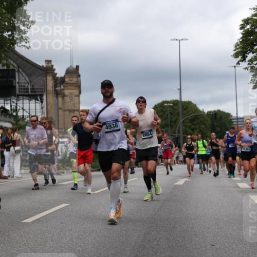 29.06.2025 - hella hamburg halbmarathon Yannick Fuchs http://msf.ph/oto/8267527 29.06.2025 10:48:52 20KM 1125, 1327, 1496, 1506, 1628, 2029, 2119, 2474, 2561, 2771, 2884, 2955, 3041, 3652, 3791, 3794, 3945, 4029, 4231, 4868, 4903, 4938, 5319, 6355, 6433, 6443, 6587, 6891, 6938, 8487, 8514, 8698, 8973, 10191, 10192, 10368, 10376, 11184, 11333, 11568, 11747, 11797, 11799, 11976, 12186, 12526, 12584, 12961, 13267, 13988, 14036, 14175, 14592, 14638, 14834, 14845, 14948, 15389, 15854, 15868, 15879, 16047, 16327, 17842, 18031, 18380 meine-sportfotos.de