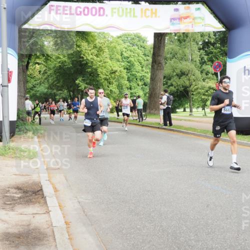 29.06.2025 - hella hamburg halbmarathon MichiJ http://msf.ph/oto/8267566 29.06.2025 10:30:48 Zwischen KM18-KM19 5682, 6770, 9833, 10469, 15270, 15935, 16084, 16295, 16660, 17016, 18330, 18559 meine-sportfotos.de