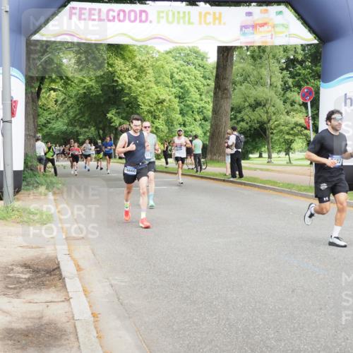 29.06.2025 - hella hamburg halbmarathon MichiJ http://msf.ph/oto/8267575 29.06.2025 10:30:48 Zwischen KM18-KM19 5682, 6770, 9833, 10469, 15270, 15935, 16084, 16295, 16660, 17016, 18330, 18559 meine-sportfotos.de