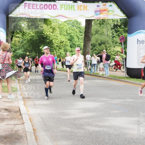 29.06.2025 - hella hamburg halbmarathon MichiJ http://msf.ph/oto/8267579 29.06.2025 10:54:58 Zwischen KM18-KM19 2594, 2852, 4494, 6014, 6089, 6181, 9527, 13054, 15150, 15462, 16186 meine-sportfotos.de