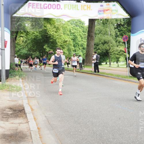 29.06.2025 - hella hamburg halbmarathon MichiJ http://msf.ph/oto/8267585 29.06.2025 10:30:49 Zwischen KM18-KM19 5682, 6770, 9833, 10469, 15270, 16084, 16295, 16660, 17016 meine-sportfotos.de