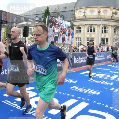 29.06.2025 - hella hamburg halbmarathon Michael Strokosch http://msf.ph/oto/8267594 29.06.2025 10:52:46 Ziel 2287, 2346, 3999, 5116, 5169, 5194, 7475, 8172, 9869, 10115, 11459, 12482, 14122, 14805, 16467, 17198, 18331, 19244 meine-sportfotos.de