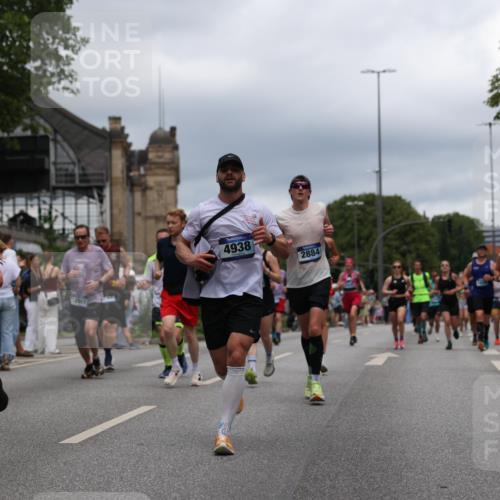 29.06.2025 - hella hamburg halbmarathon Yannick Fuchs http://msf.ph/oto/8267602 29.06.2025 10:48:52 20KM 1125, 1327, 1496, 1506, 1628, 2029, 2119, 2474, 2561, 2771, 2884, 2955, 3041, 3652, 3791, 3794, 3945, 4029, 4231, 4868, 4903, 4938, 5319, 6355, 6433, 6443, 6587, 6891, 6938, 8487, 8514, 8698, 8973, 10191, 10192, 10368, 10376, 11184, 11333, 11568, 11747, 11797, 11799, 11976, 12186, 12526, 12584, 12961, 13267, 13988, 14036, 14175, 14592, 14638, 14834, 14845, 14948, 15389, 15854, 15868, 15879, 16047, 16327, 17842, 18031, 18380 meine-sportfotos.de