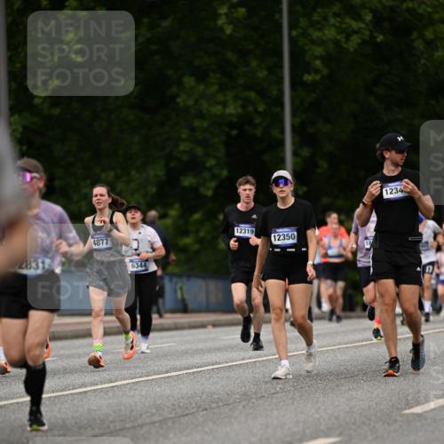29.06.2025 - hella hamburg halbmarathon Dr. Thomas Lammeyer http://msf.ph/oto/8267620 29.06.2025 10:35:43 Kennedybrücke 1235, 1844, 2672, 2831, 2832, 3396, 3424, 3571, 3681, 4877, 4953, 5165, 5350, 5846, 5965, 6160, 6344, 6573, 6640, 7120, 7816, 8304, 8806, 9078, 9104, 9183, 9478, 9882, 9883, 10148, 10240, 10421, 10435, 10653, 11178 meine-sportfotos.de