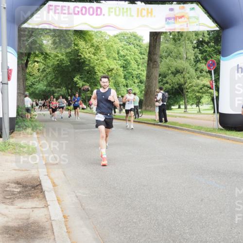 29.06.2025 - hella hamburg halbmarathon MichiJ http://msf.ph/oto/8267621 29.06.2025 10:30:49 Zwischen KM18-KM19 5682, 6770, 9833, 10469, 15270, 16084, 16295, 16660, 17016 meine-sportfotos.de