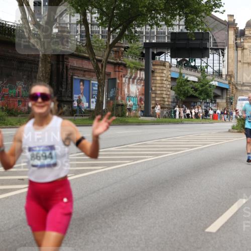 29.06.2025 - hella hamburg halbmarathon Yannick Fuchs http://msf.ph/oto/8267625 29.06.2025 10:36:48 20KM 1169, 1209, 1256, 1312, 1700, 1903, 1962, 2233, 3523, 4823, 5436, 5682, 6639, 6721, 6770, 7105, 7116, 7363, 7693, 7765, 8694, 9365, 12098, 13446, 13483, 13709, 13725, 14811, 15095, 15175, 15270, 15654, 15846, 16281, 16507, 16626, 16660, 17016, 17363, 17637, 17864, 17926, 18330, 18559, 18920 meine-sportfotos.de