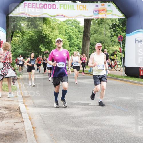 29.06.2025 - hella hamburg halbmarathon MichiJ http://msf.ph/oto/8267629 29.06.2025 10:54:59 Zwischen KM18-KM19 2594, 2852, 4494, 6014, 6089, 6181, 9527, 12556, 13054, 15150, 15462, 16186 meine-sportfotos.de