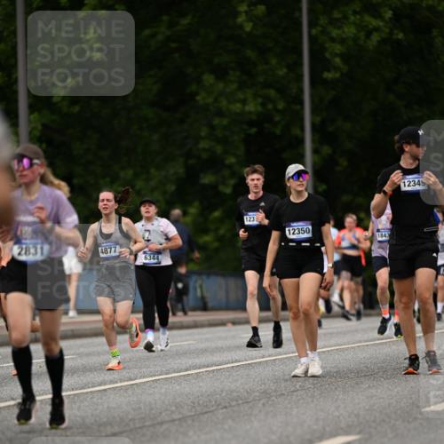 29.06.2025 - hella hamburg halbmarathon Dr. Thomas Lammeyer http://msf.ph/oto/8267655 29.06.2025 10:35:44 Kennedybrücke 1235, 1844, 2672, 2831, 2832, 3358, 3396, 3424, 3571, 3681, 4877, 4953, 5165, 5350, 5846, 5965, 6160, 6344, 6573, 6640, 7120, 7295, 7334, 7816, 8304, 8806, 9078, 9104, 9183, 9478, 9882, 9883, 10148, 10240, 10421, 10435, 10653, 11178 meine-sportfotos.de
