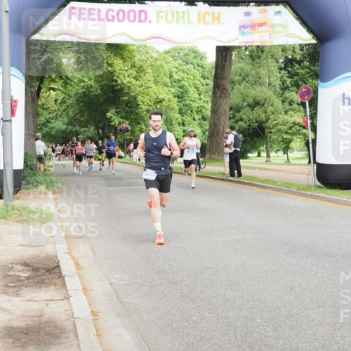 29.06.2025 - hella hamburg halbmarathon MichiJ http://msf.ph/oto/8267668 29.06.2025 10:30:49 Zwischen KM18-KM19 5682, 6770, 9833, 10469, 15270, 16084, 16295, 16660, 17016 meine-sportfotos.de