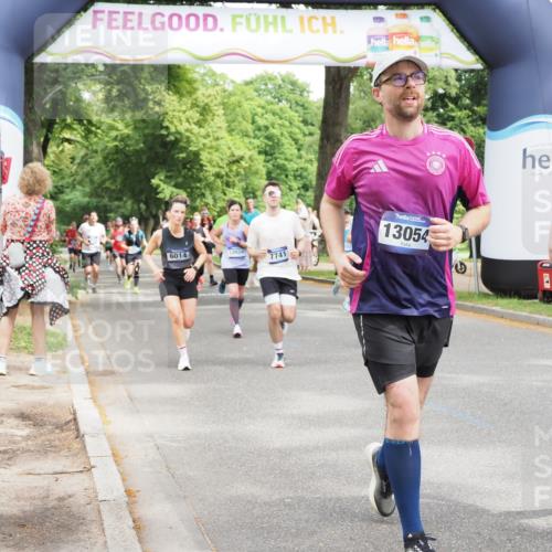 29.06.2025 - hella hamburg halbmarathon MichiJ http://msf.ph/oto/8267671 29.06.2025 10:55:00 Zwischen KM18-KM19 2594, 2852, 4494, 6014, 6089, 6181, 7741, 9527, 12556, 13054, 15462, 16186 meine-sportfotos.de