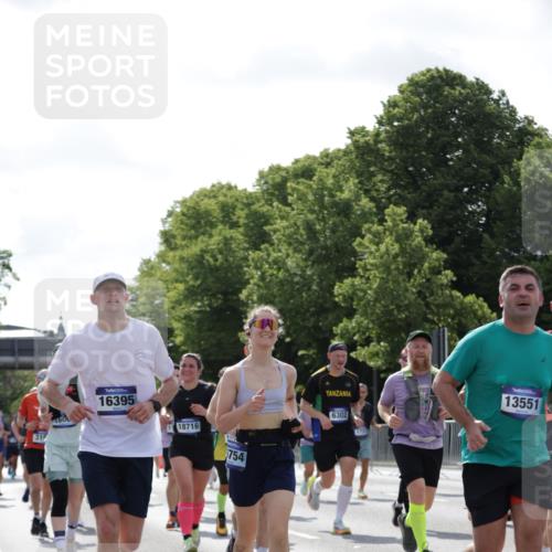 29.06.2025 - hella hamburg halbmarathon Jannik Wohlers http://msf.ph/oto/8267707 29.06.2025 10:01:05 Lombardsbrücke 1329, 1387, 1722, 1724, 2006, 2091, 2167, 2591, 3199, 3425, 3663, 4319, 4322, 4370, 4649, 4663, 5547, 5570, 5675, 6087, 6281, 0000, 6302, 6591, 6921, 6924, 7287, 8030, 8191, 8392, 8691, 8822, 8926, 10281, 10301, 10576, 11043, 11465, 12475, 13516, 13528, 13551, 13699, 13796, 14375, 14867, 15083, 15093, 15550, 15637, 15726, 16063, 16367, 16395, 16754, 17140, 17441, 17890, 18232, 18290, 18355, 18716, 18717, 18739, 18833, 18899, 18954, 19002, 19003, 19160 meine-sportfotos.de