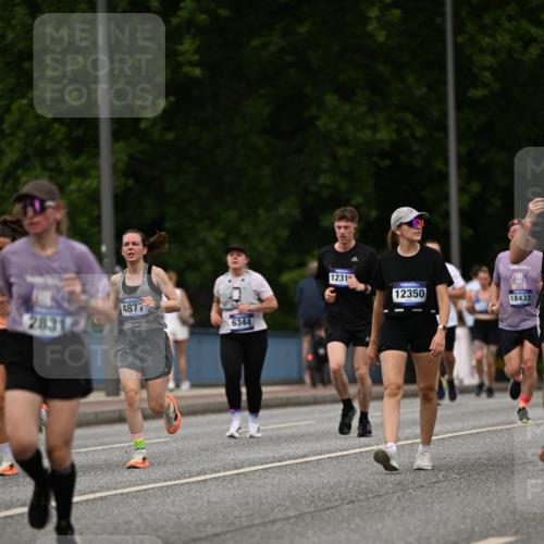 29.06.2025 - hella hamburg halbmarathon Dr. Thomas Lammeyer http://msf.ph/oto/8267709 29.06.2025 10:35:44 Kennedybrücke 1235, 1844, 2672, 2831, 2832, 3358, 3396, 3424, 3571, 3681, 4877, 4953, 5165, 5350, 5846, 5965, 6160, 6344, 6573, 6640, 7120, 7295, 7334, 7816, 8304, 8806, 9078, 9104, 9183, 9478, 9882, 9883, 10148, 10240, 10421, 10435, 10653, 11178 meine-sportfotos.de