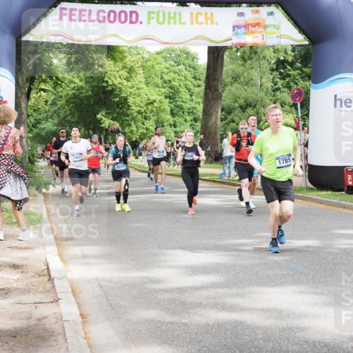 29.06.2025 - hella hamburg halbmarathon MichiJ http://msf.ph/oto/8267744 29.06.2025 10:55:03 Zwischen KM18-KM19 1785, 2594, 2852, 4950, 5670, 6014, 7741, 8217, 9527, 10343, 12556, 13054, 14785, 15462 meine-sportfotos.de