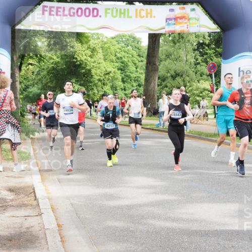 29.06.2025 - hella hamburg halbmarathon MichiJ http://msf.ph/oto/8267812 29.06.2025 10:55:05 Zwischen KM18-KM19 1785, 2594, 4950, 5670, 6014, 7741, 8217, 9173, 10343, 12556, 13054, 14785, 15462, 19034 meine-sportfotos.de