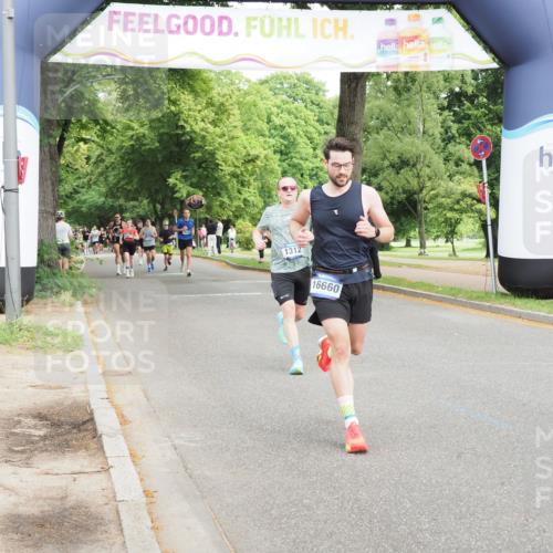 29.06.2025 - hella hamburg halbmarathon MichiJ http://msf.ph/oto/8267860 29.06.2025 10:30:50 Zwischen KM18-KM19 1312, 5682, 6770, 9833, 10469, 15270, 16084, 16295, 16660, 17016 meine-sportfotos.de