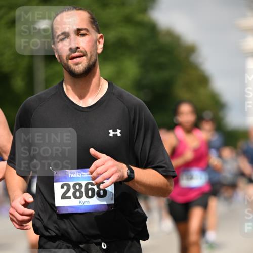 29.06.2025 - hella hamburg halbmarathon Dr. Thomas Lammeyer http://msf.ph/oto/8267898 29.06.2025 10:14:58 Kennedybrücke 1548, 1781, 2868, 4287, 5182, 5440, 5653, 5806, 8171, 8561, 8807, 8810, 10196, 11149 meine-sportfotos.de