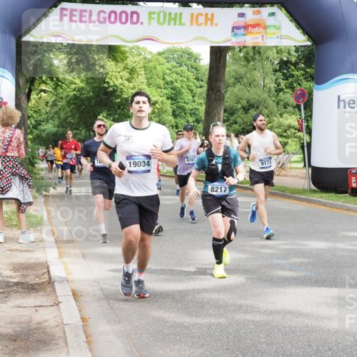 29.06.2025 - hella hamburg halbmarathon MichiJ http://msf.ph/oto/8267962 29.06.2025 10:55:06 Zwischen KM18-KM19 1785, 2594, 4950, 5670, 6014, 7741, 8217, 9173, 10343, 12556, 13054, 14785, 15462, 19034 meine-sportfotos.de