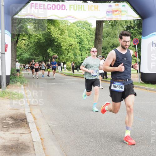 29.06.2025 - hella hamburg halbmarathon MichiJ http://msf.ph/oto/8267974 29.06.2025 10:30:50 Zwischen KM18-KM19 1312, 5682, 6770, 9833, 10469, 15270, 16084, 16295, 16660, 17016 meine-sportfotos.de