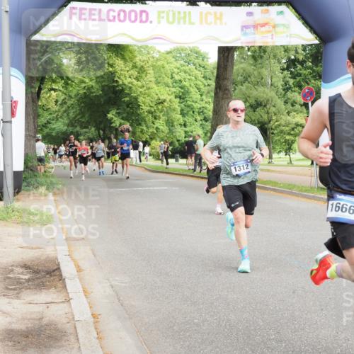 29.06.2025 - hella hamburg halbmarathon MichiJ http://msf.ph/oto/8268054 29.06.2025 10:30:51 Zwischen KM18-KM19 1312, 5682, 6770, 9833, 10469, 13446, 13709, 15270, 16084, 16660, 17016 meine-sportfotos.de