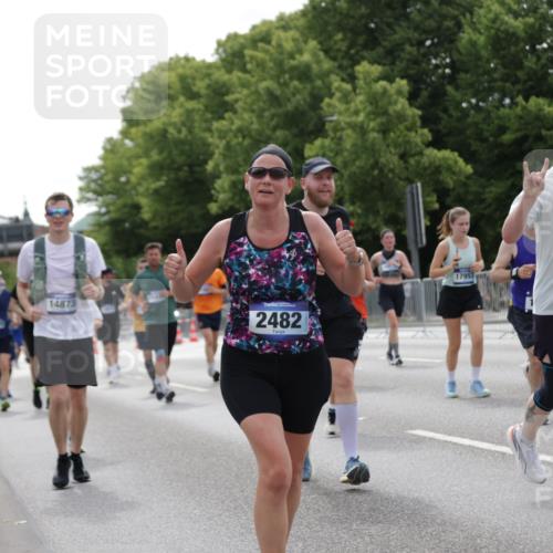 29.06.2025 - hella hamburg halbmarathon Jannik Wohlers http://msf.ph/oto/8268101 29.06.2025 10:33:38 Lombardsbrücke 1417, 1705, 1787, 2265, 2482, 2496, 2526, 2933, 3264, 3340, 3345, 3829, 3848, 4479, 4807, 5561, 5584, 5691, 6364, 7027, 7565, 8202, 8277, 8375, 8377, 8383, 8401, 9094, 9875, 9995, 10007, 10071, 10800, 11092, 11111, 11432, 11642, 11668, 12165, 12330, 12562, 12896, 13401, 13485, 13934, 14032, 14047, 14058, 14873, 14919, 15792, 15845, 15983, 16115, 16578, 17440, 17789, 17953, 18044, 19145, 19164 meine-sportfotos.de