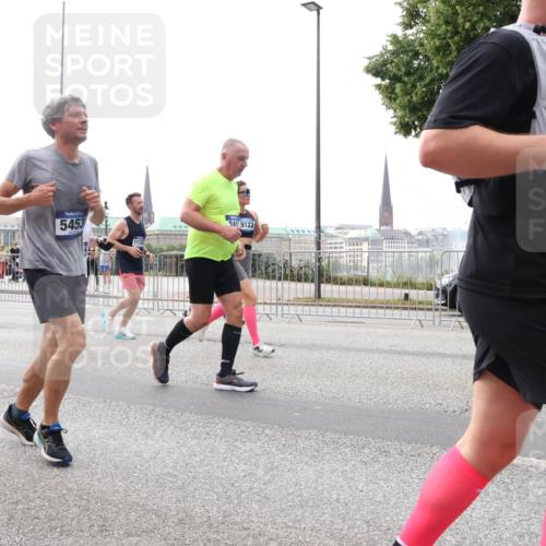 29.06.2025 - hella hamburg halbmarathon Lena Gebhardt http://msf.ph/oto/8268142 29.06.2025 10:34:47 Lombardsbrücke 1025, 1284, 1672, 1849, 2023, 2355, 2412, 2510, 2511, 2801, 3130, 3409, 3420, 4540, 4884, 5453, 5609, 6034, 6105, 6171, 6310, 6329, 6335, 6379, 6397, 6571, 6574, 6843, 7020, 7299, 7386, 7644, 7733, 8369, 8705, 8793, 8965, 9122, 9164, 9248, 9379, 9448, 9514, 10335, 10358, 10464, 10564, 10606, 10674, 11122, 11245, 11646, 11872, 12019, 12164, 12236, 12382, 12764, 13957, 15477, 16238, 16311, 16390, 16682, 16919, 17230, 18158, 18941 meine-sportfotos.de