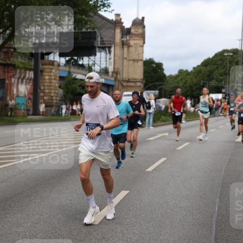 29.06.2025 - hella hamburg halbmarathon Yannick Fuchs http://msf.ph/oto/8268147 29.06.2025 10:36:49 20KM 1169, 1209, 1256, 1312, 1700, 1903, 1962, 2233, 3523, 4823, 5436, 5682, 6639, 6721, 6770, 7105, 7116, 7363, 7693, 7765, 7865, 8694, 9365, 10216, 12098, 13446, 13483, 13709, 13725, 14811, 15095, 15175, 15270, 15654, 16281, 16507, 16626, 16660, 17000, 17016, 17363, 17637, 17864, 17926, 18330, 18559, 18920 meine-sportfotos.de