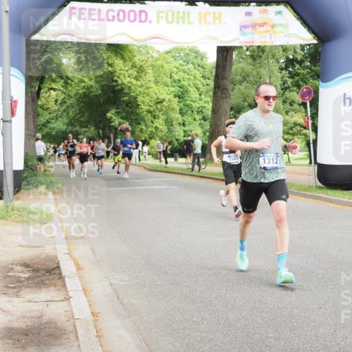 29.06.2025 - hella hamburg halbmarathon MichiJ http://msf.ph/oto/8268148 29.06.2025 10:30:51 Zwischen KM18-KM19 1312, 5682, 6770, 9833, 10469, 13446, 13709, 15270, 16084, 16660, 17016 meine-sportfotos.de