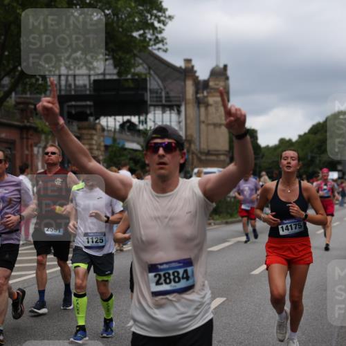 29.06.2025 - hella hamburg halbmarathon Yannick Fuchs http://msf.ph/oto/8268172 29.06.2025 10:48:55 20KM 1125, 1327, 1496, 1506, 1628, 2029, 2119, 2448, 2474, 2561, 2771, 2884, 2955, 3041, 3652, 3791, 3794, 3945, 4029, 4231, 4616, 4868, 4903, 4938, 5319, 6355, 6433, 6443, 6587, 6891, 6938, 8487, 8514, 8618, 8973, 10192, 10368, 10376, 11184, 11333, 11568, 11747, 11797, 11799, 11976, 12186, 12526, 12584, 12961, 13267, 13988, 14036, 14175, 14592, 14638, 14834, 14845, 14948, 15389, 15854, 15868, 15896, 16047, 16110, 16327, 17842, 18031, 18380 meine-sportfotos.de