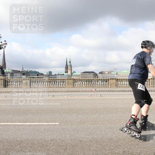 29.06.2025 - hella hamburg halbmarathon Lena Gebhardt http://msf.ph/oto/8268182 29.06.2025 09:04:39 Lombardsbrücke  meine-sportfotos.de
