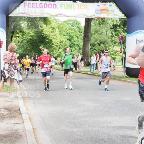 29.06.2025 - hella hamburg halbmarathon MichiJ http://msf.ph/oto/8268190 29.06.2025 10:55:08 Zwischen KM18-KM19 1785, 4950, 5670, 7741, 7846, 8217, 9173, 9366, 9781, 10343, 10709, 11873, 14785, 19034 meine-sportfotos.de