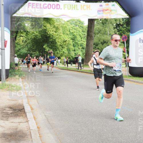 29.06.2025 - hella hamburg halbmarathon MichiJ http://msf.ph/oto/8268191 29.06.2025 10:30:51 Zwischen KM18-KM19 1312, 5682, 6770, 9833, 10469, 13446, 13709, 15270, 16084, 16660, 17016 meine-sportfotos.de