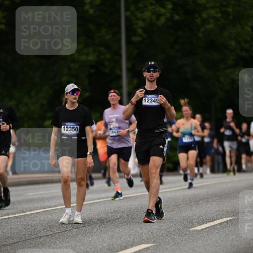 29.06.2025 - hella hamburg halbmarathon Dr. Thomas Lammeyer http://msf.ph/oto/8268206 29.06.2025 10:35:46 Kennedybrücke 1235, 1844, 2672, 2831, 2832, 3358, 3396, 3424, 3571, 3681, 4877, 4953, 5165, 5350, 5846, 5965, 6160, 6344, 6573, 6640, 7295, 7334, 7816, 8304, 8538, 8806, 9078, 9104, 9183, 9478, 9882, 9883, 10148, 10240, 10421, 10435, 10653, 11178 meine-sportfotos.de