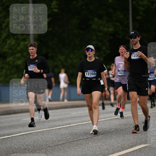 29.06.2025 - hella hamburg halbmarathon Dr. Thomas Lammeyer http://msf.ph/oto/8268244 29.06.2025 10:35:47 Kennedybrücke 1235, 1844, 2672, 2831, 2832, 3358, 3396, 3424, 3571, 3681, 4877, 4953, 5165, 5350, 5846, 5965, 6160, 6344, 6573, 6640, 7295, 7334, 7816, 8304, 8538, 8806, 9078, 9104, 9183, 9478, 9882, 9883, 10148, 10240, 10421, 10435, 10653, 11178 meine-sportfotos.de