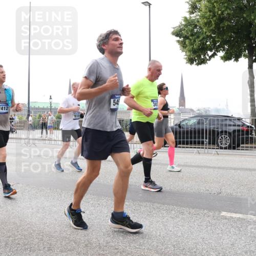 29.06.2025 - hella hamburg halbmarathon Lena Gebhardt http://msf.ph/oto/8268246 29.06.2025 10:34:48 Lombardsbrücke 1025, 1284, 1849, 2023, 2355, 2412, 2510, 2511, 3130, 3409, 3420, 4540, 4884, 5453, 5609, 6034, 6171, 6310, 6329, 6335, 6379, 6397, 6571, 6574, 6843, 7020, 7299, 7386, 7644, 7733, 8369, 8705, 8793, 9122, 9164, 9248, 9379, 9448, 9514, 10335, 10358, 10464, 10564, 10606, 10674, 11122, 11245, 11646, 11872, 12019, 12164, 12236, 12382, 12764, 13957, 15477, 16238, 16311, 16390, 16682, 16919, 17230, 18158, 18941 meine-sportfotos.de