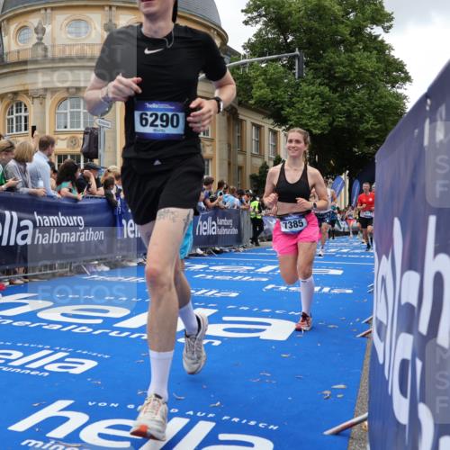 29.06.2025 - hella hamburg halbmarathon Strokosch-Dieckow http://msf.ph/oto/8268273 29.06.2025 10:45:51 Ziel 3477, 4277, 4345, 4854, 6290, 6532, 7385, 8577, 8871, 10792, 11821, 12084, 13975, 14374, 14911, 15149, 16624, 17008, 17835, 18185, 19116 meine-sportfotos.de