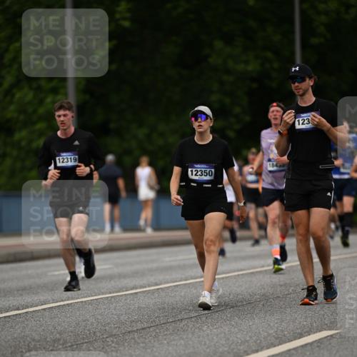 29.06.2025 - hella hamburg halbmarathon Dr. Thomas Lammeyer http://msf.ph/oto/8268277 29.06.2025 10:35:47 Kennedybrücke 1235, 1844, 2672, 2831, 2832, 3358, 3396, 3424, 3571, 3681, 4877, 4953, 5165, 5350, 5846, 5965, 6160, 6344, 6573, 6640, 7295, 7334, 7816, 8304, 8538, 8806, 9078, 9104, 9183, 9478, 9882, 9883, 10148, 10240, 10421, 10435, 10653, 11178 meine-sportfotos.de