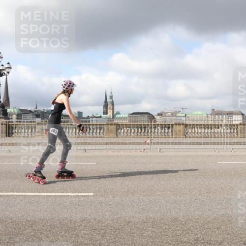 29.06.2025 - hella hamburg halbmarathon Lena Gebhardt http://msf.ph/oto/8268311 29.06.2025 09:04:41 Lombardsbrücke  meine-sportfotos.de