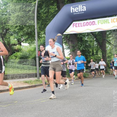 29.06.2025 - hella hamburg halbmarathon KatJ http://msf.ph/oto/8268321 29.06.2025 10:39:25 Zwischen KM18-KM19 2396, 3426, 4558, 4635, 5116, 5607, 6776, 7409 meine-sportfotos.de
