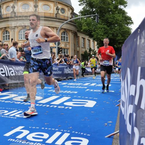 29.06.2025 - hella hamburg halbmarathon Strokosch-Dieckow http://msf.ph/oto/8268335 29.06.2025 10:45:54 Ziel 2189, 3477, 4277, 4345, 5648, 6290, 6532, 7385, 8269, 8577, 8871, 10792, 11821, 11936, 12084, 14462, 14911, 15149, 16624, 17008, 18081, 18185, 19116 meine-sportfotos.de