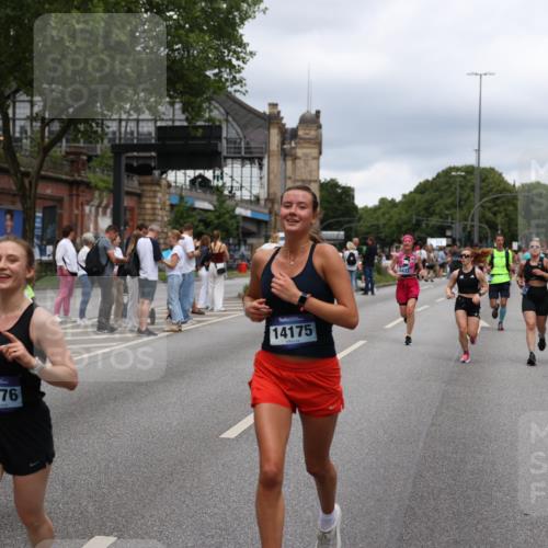 29.06.2025 - hella hamburg halbmarathon Yannick Fuchs http://msf.ph/oto/8268386 29.06.2025 10:48:55 20KM 1125, 1327, 1496, 1506, 1628, 2029, 2119, 2448, 2474, 2561, 2771, 2884, 2955, 3041, 3652, 3791, 3794, 3945, 4029, 4231, 4616, 4868, 4903, 4938, 5319, 6355, 6433, 6443, 6587, 6891, 6938, 8487, 8514, 8618, 8973, 10192, 10368, 10376, 11184, 11333, 11568, 11747, 11797, 11799, 11976, 12186, 12526, 12584, 12961, 13267, 13988, 14036, 14175, 14592, 14638, 14834, 14845, 14948, 15389, 15854, 15868, 15896, 16047, 16110, 16327, 17842, 18031, 18380 meine-sportfotos.de