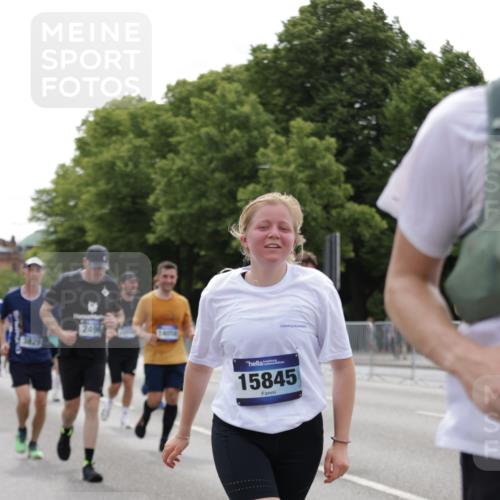29.06.2025 - hella hamburg halbmarathon Jannik Wohlers http://msf.ph/oto/8268392 29.06.2025 10:33:41 Lombardsbrücke 1417, 1705, 1787, 2265, 2482, 2496, 2526, 2933, 3340, 3345, 3829, 3848, 4479, 4807, 5561, 5584, 5691, 6364, 7324, 7329, 8277, 9094, 9875, 10071, 10360, 10800, 11092, 11432, 11642, 11668, 12165, 12330, 12562, 12896, 13401, 13485, 13934, 14047, 14058, 14873, 14919, 15792, 15793, 15845, 15983, 16115, 16578, 17440, 17789, 17953, 18044, 19145, 19164 meine-sportfotos.de