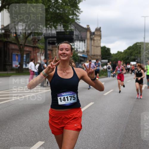 29.06.2025 - hella hamburg halbmarathon Yannick Fuchs http://msf.ph/oto/8268451 29.06.2025 10:48:56 20KM 1125, 1496, 1506, 1628, 2029, 2119, 2252, 2448, 2474, 2561, 2771, 2884, 2955, 3041, 3652, 3791, 3794, 3945, 4029, 4231, 4616, 4868, 4903, 4938, 5319, 6355, 6433, 6443, 6587, 6891, 6938, 8487, 8514, 8618, 8973, 10044, 10368, 10376, 11184, 11333, 11568, 11747, 11797, 11799, 11976, 12483, 12526, 12584, 12961, 13267, 13988, 14036, 14175, 14592, 14638, 14834, 14845, 14948, 15389, 15854, 15868, 15896, 16047, 16110, 16327, 17842, 18031, 18380 meine-sportfotos.de